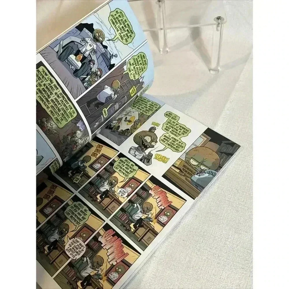 Plants vs. Zombies Volume 8: Lawn of Doom Book Excellent condition - Picture 10 of 12